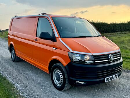 VOLKSWAGEN TRANSPORTER 2.0 TDI T32 LWB AIR CON BlueMotion Tech Startline